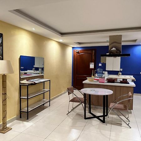 Sunset Luxury Gold Crest Mall Residency 라호르 외부 사진