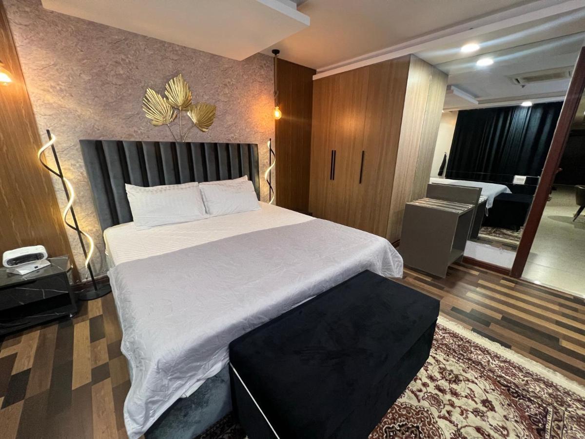 Sunset Luxury Gold Crest Mall Residency 라호르 외부 사진