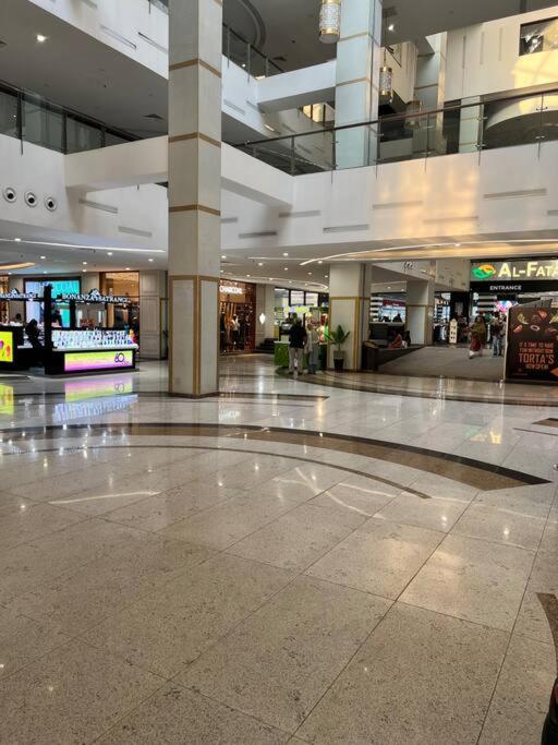 Sunset Luxury Gold Crest Mall Residency 라호르 외부 사진