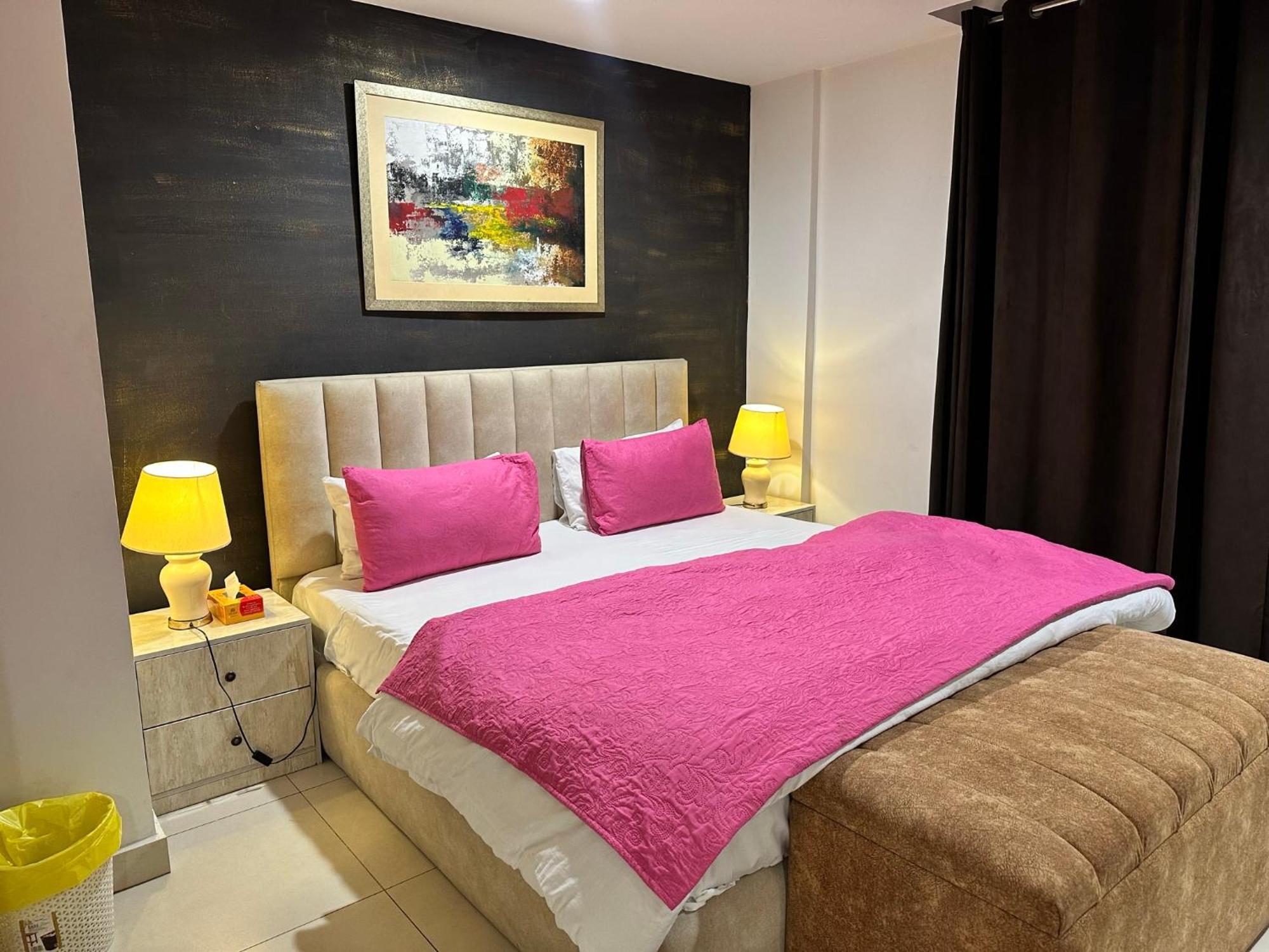 Sunset Luxury Gold Crest Mall Residency 라호르 외부 사진