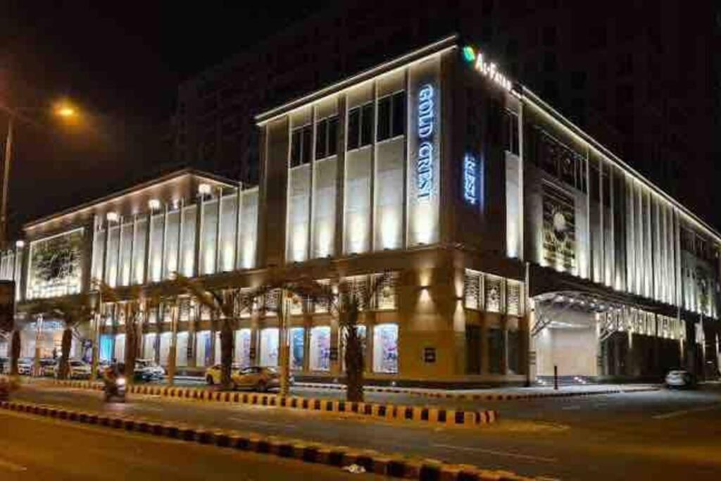 Sunset Luxury Gold Crest Mall Residency 라호르 외부 사진